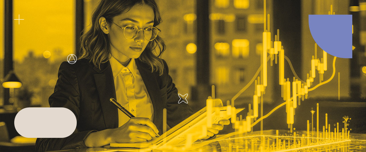 Mulher branca, de óculos e cabelos na altura dos ombros, anotando no caderno.